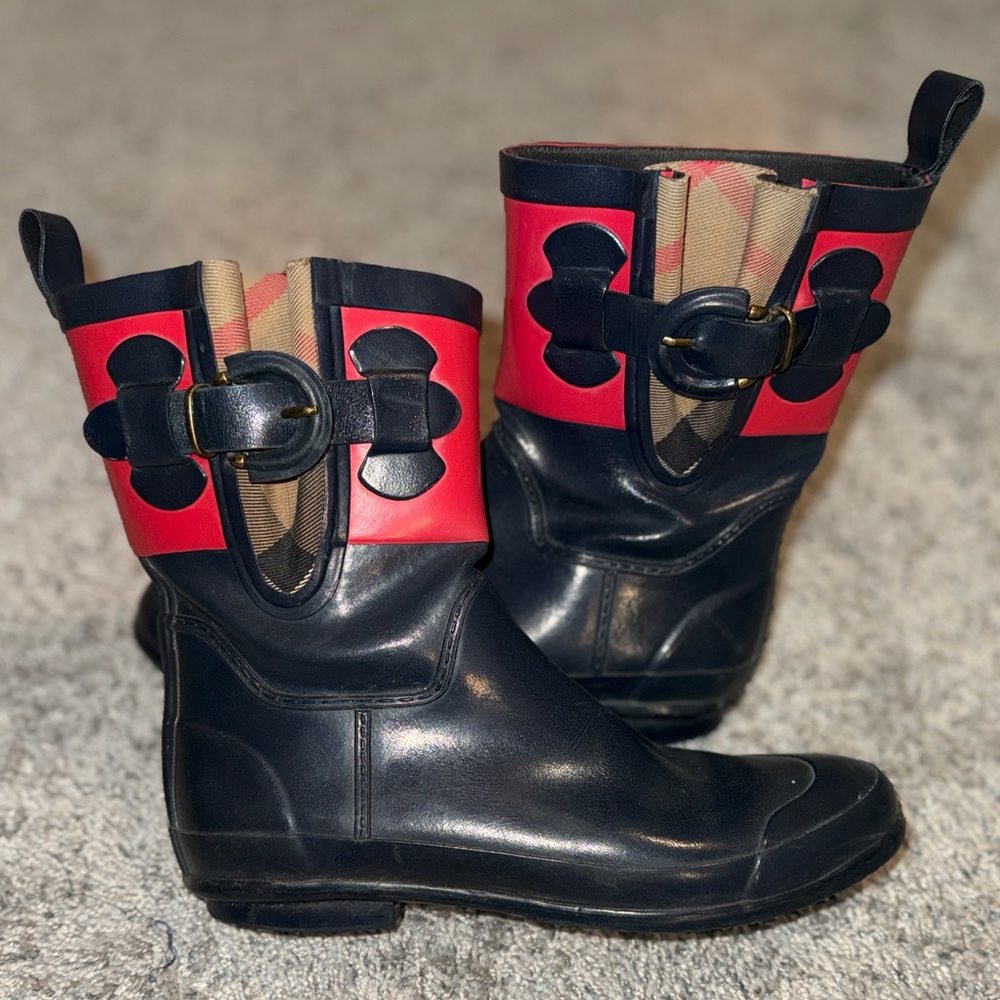Burberry Navy and Red Boots